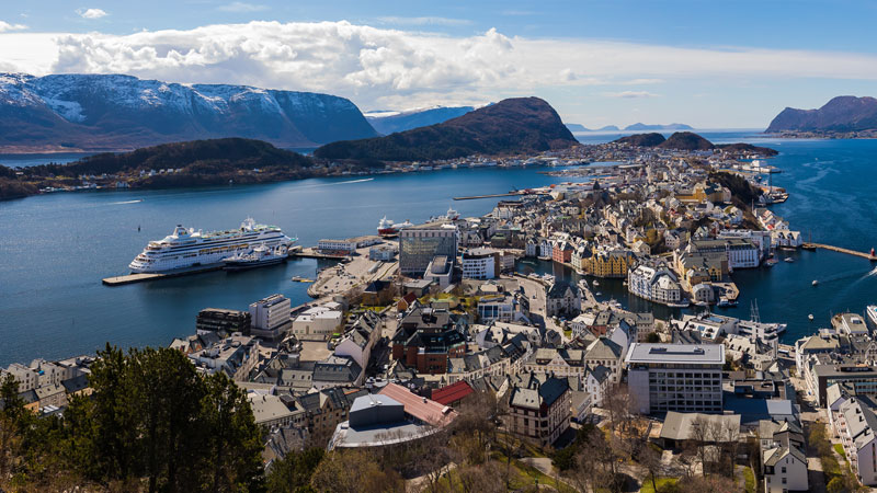�yer -�lesund